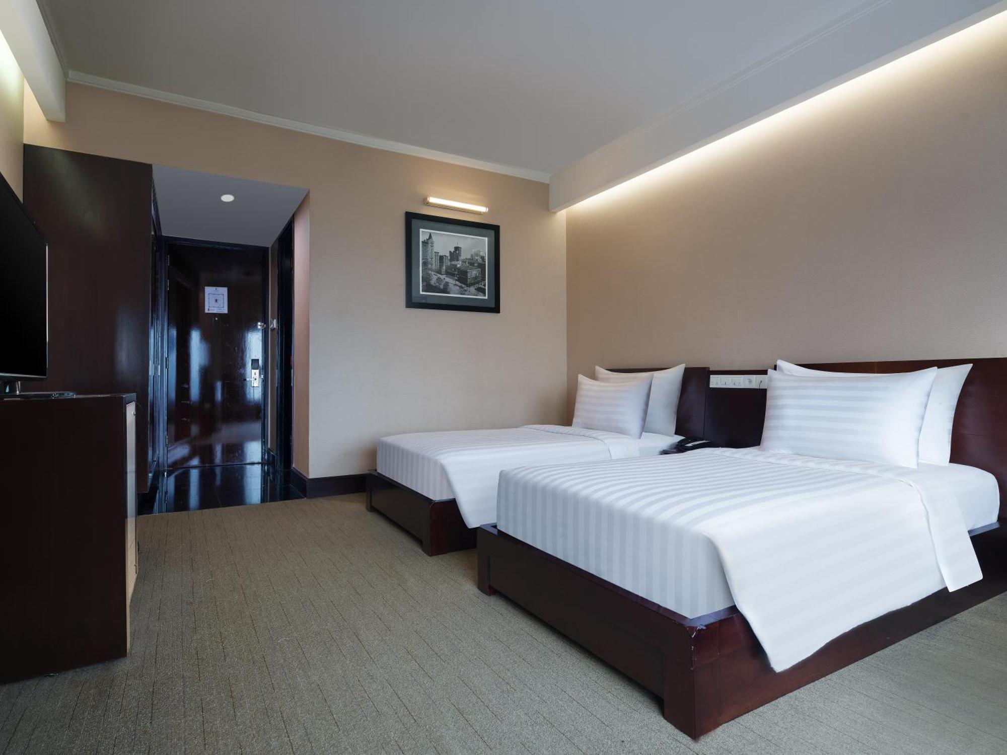 Manhattan Hotel Jacarta Exterior foto